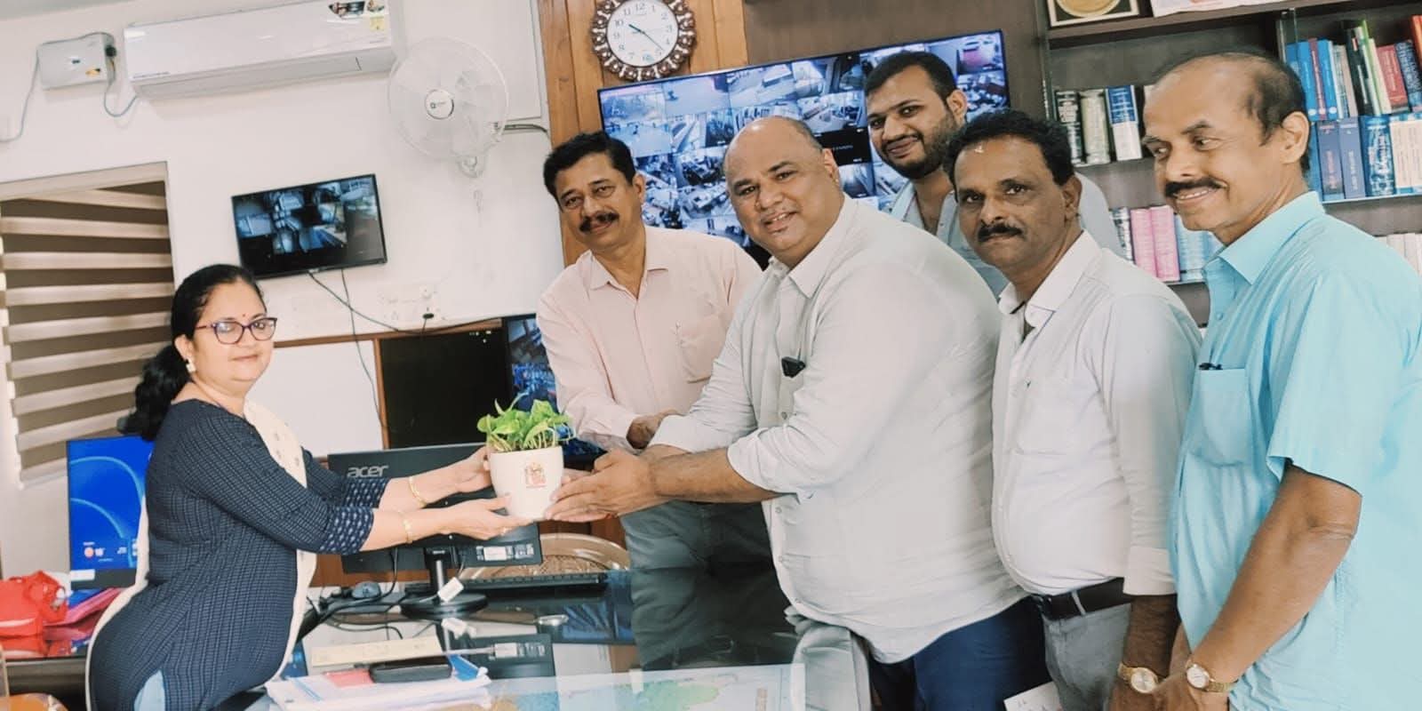 ಶಿವಪಾಡಿ ವೈಭವ ಕಾರ್ಯಕ್ರಮಕ್ಕೆ ಜಿಲ್ಲಾಧಿಕಾರಿಯವರಿಗೆ ಆಹ್ವಾನ