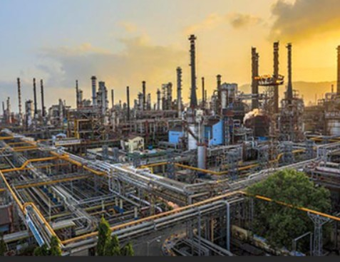 ಎಲ್ಲಾ ಸಂಸ್ಕರಣಾಗಾರಗಳು ಪೂರ್ಣ ಸಾಮರ್ಥ್ಯದಲ್ಲಿ ಕಾರ್ಯನಿರ್ವಹಿಸುತ್ತಿವೆ; ಸಾಕಷ್ಟು ಕಚ್ಚಾ ತೈಲ ದಾಸ್ತಾನು ಹೊಂದಿವೆ: ಕೇಂದ್ರ ಸರಕಾರ