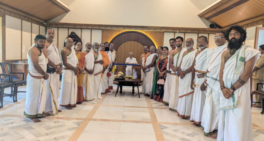 ಪುತ್ತೂರು ಶ್ರೀ ಲಕ್ಷ್ಮೀ ವೆಂಕಟೇಶ ದೇವಸ್ಥಾನದ ಪುನಃ ಪ್ರತಿಷ್ಠೆ ಹಾಗೂ ಬ್ರಹ್ಮಕಲಶೋತ್ಸವಕ್ಕೆ ಧರ್ಮಸ್ಥಳದ ಧರ್ಮಾಧಿಕಾರಿ ಡಾ. ವೀರೇಂದ್ರ ಹೆಗ್ಗಡೆಯವರಿಗೆ ಆಹ್ವಾನ