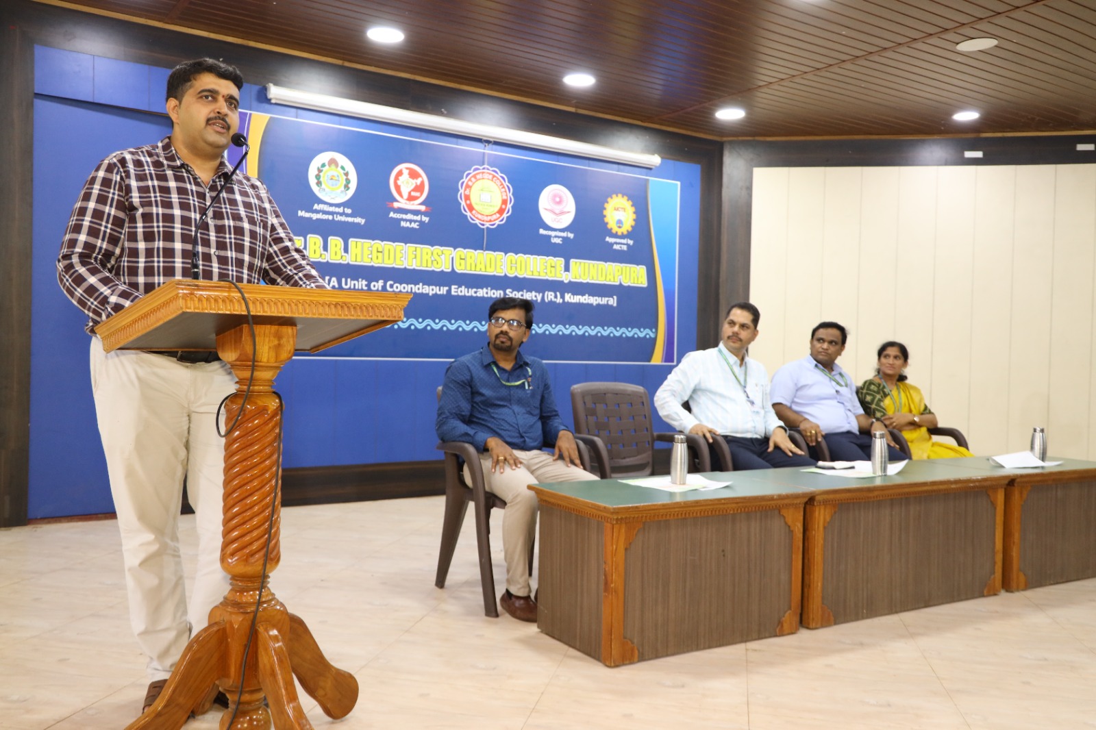 ಉತ್ತಮ ವ್ಯಕ್ತಿತ್ವವೇ ಜೀವನದ ದರ್ಪಣ: ಪ್ರೊ. ಪವನ್ ಕಿರಣ್‌ಕೆರೆ