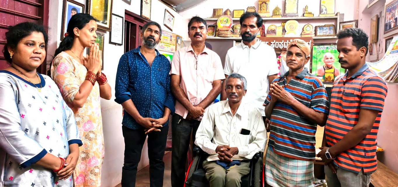ಕೂಲಿ ಕಾರ್ಮಿಕನಿಂದ ಅನಾರೋಗ್ಯಕ್ಕೀಡಾದ ಕಾರ್ಮಿಕನಿಗೆ ಆರ್ಥಿಕ ನೆರವು