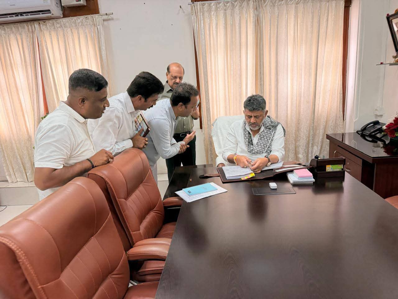 ಕೊಡವೂರು ‘ಮಹಾರುದ್ರಯಾಗ’ಕ್ಕೆ ಉಪಮುಖ್ಯಮಂತ್ರಿ ಡಿ.ಕೆ. ಶಿವಕುಮಾರ್ ಅವರಿಗೆ ಆಮಂತ್ರಣ