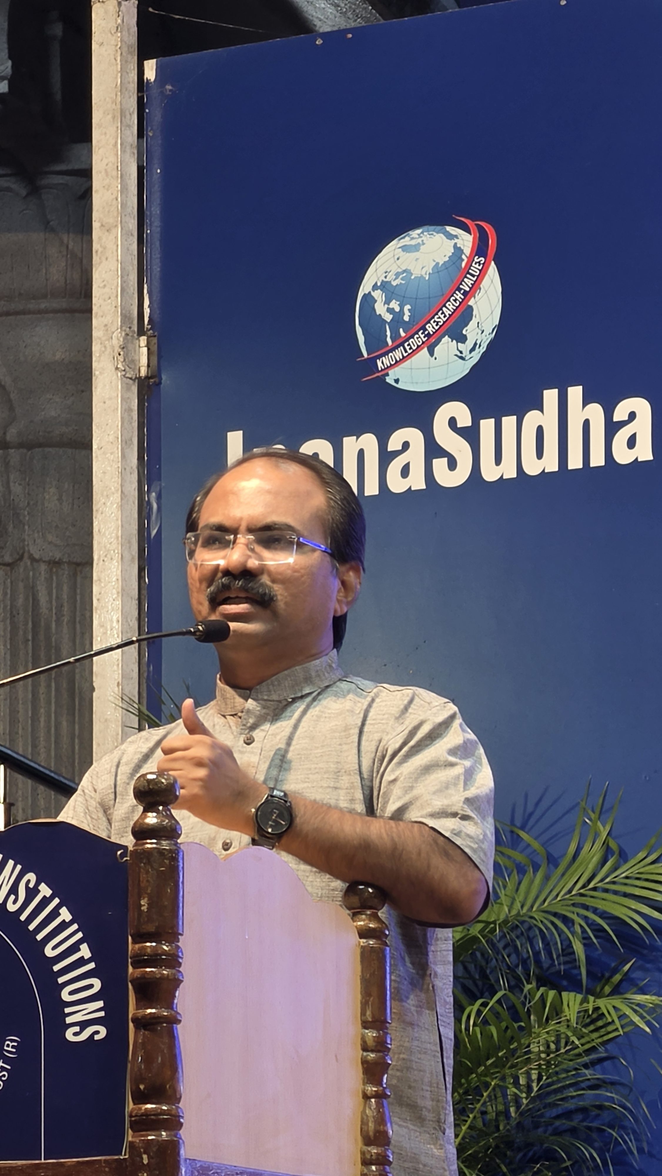 ಜ್ಞಾನಸುಧಾ: ಮೌಲ್ಯಸುಧಾ-49; ಬದುಕಿನಲ್ಲಿ ಶಿಸ್ತು ಮತ್ತು ಸ್ವಾವಲಂಬನೆ ಮುಖ್ಯ, ಹೊಸ ಸವಾಲುಗಳನ್ನು ಎದುರಿಸಲು ಸಿದ್ಧರಾಗಿರಬೇಕು: ಡಾ. ವಿರೂಪಾಕ್ಷ ದೇವರಮನೆ