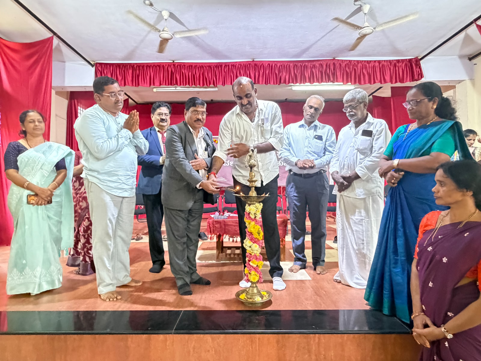 ಒಳಕಾಡು ಸರ್ಕಾರಿ ಪ್ರಾಥಮಿಕ ಶಾಲೆ: ಎಲ್.ಕೆ.ಜಿ. ಉದ್ಘಾಟನೆ