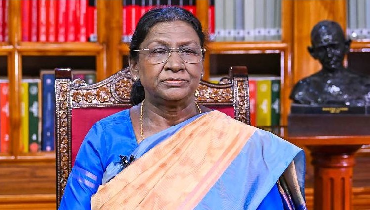 ಹಿನ್ನೆಲೆ ಗಾಯಕಿ ಎಸ್ ಜಾನಕಿ ಅವರ ನಿಧನಕ್ಕೆ ರಾಷ್ಟ್ರಪತಿ ದ್ರೌಪದಿ ಮುರ್ಮು ಸಂತಾಪ