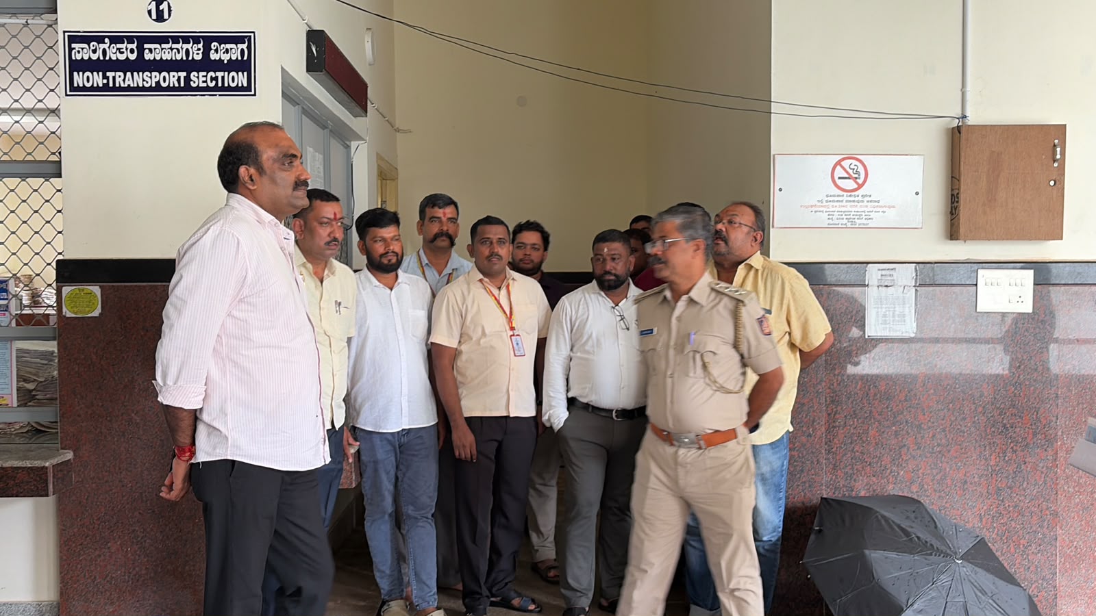 ಉಡುಪಿ ಆರ್.ಟಿ. ಓ. ಕಚೇರಿಗೆ ಶಾಸಕ ಯಶ್ಪಾಲ್ ಸುವರ್ಣ ಭೇಟಿ