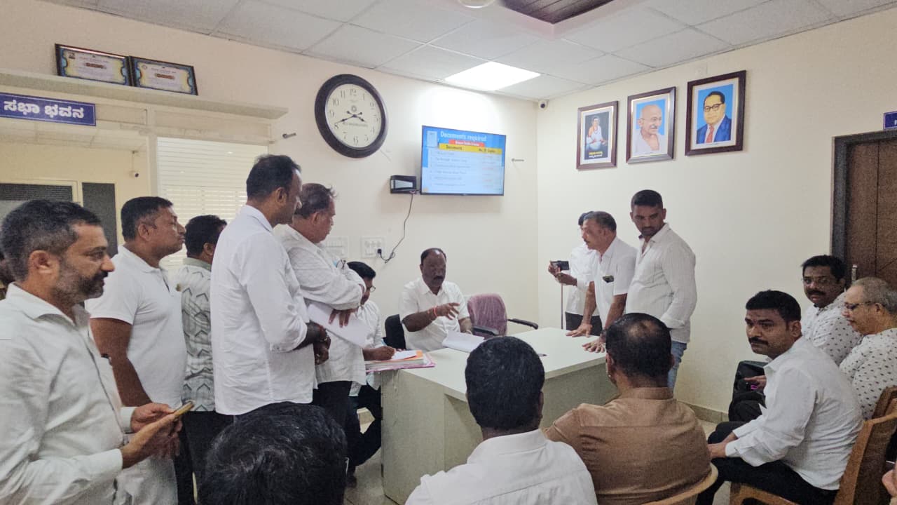 ಹೆಜಮಾಡಿ ಟೋಲ್ ಸಮಸ್ಯೆ: ಅಧಿಕಾರಿಗಳು ಮತ್ತು ಸ್ಥಳೀಯರೊಂದಿಗೆ ಶಾಸಕರ ಸಭೆ
