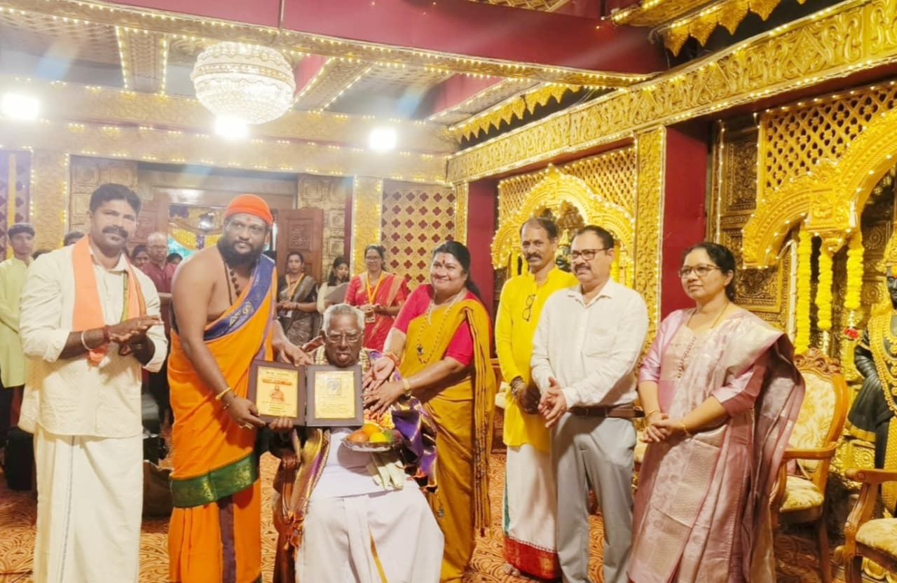 ನಿವೃತ್ತ ಶಿಕ್ಷಕ ಮಲ್ಪೆ ರಾಘವೇಂದ್ರರಿಗೆ ಸೇವಾ ಪ್ರಶಸ್ತಿ